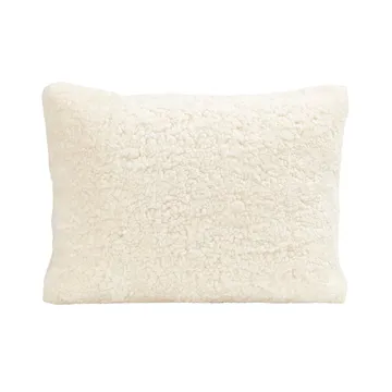 Shepherd of Sweden Shepherd Lina fårskinnskudde 40 x 30 cm creme