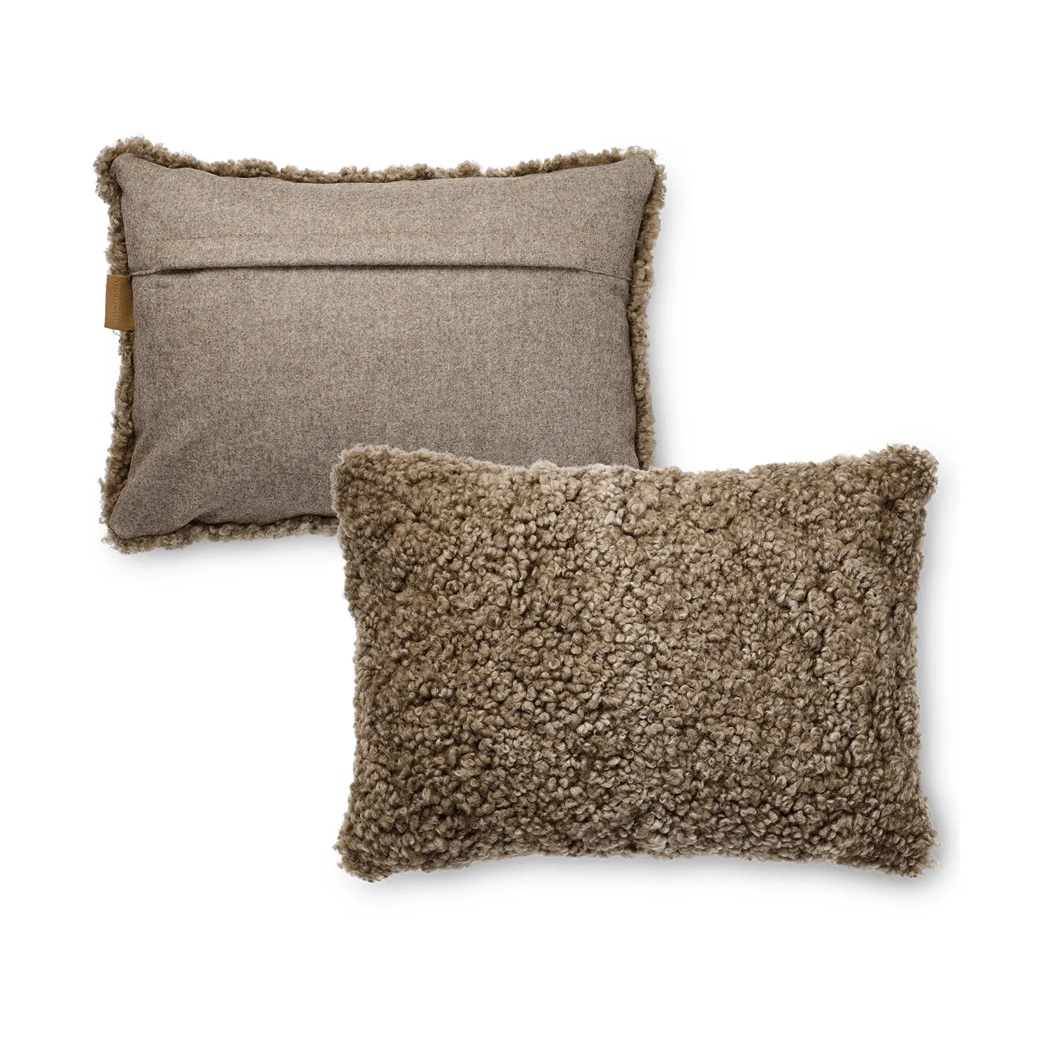 Shepherd Lina fårskinnskudde 40 x 30 cm, Desert Shepherd of Sweden
