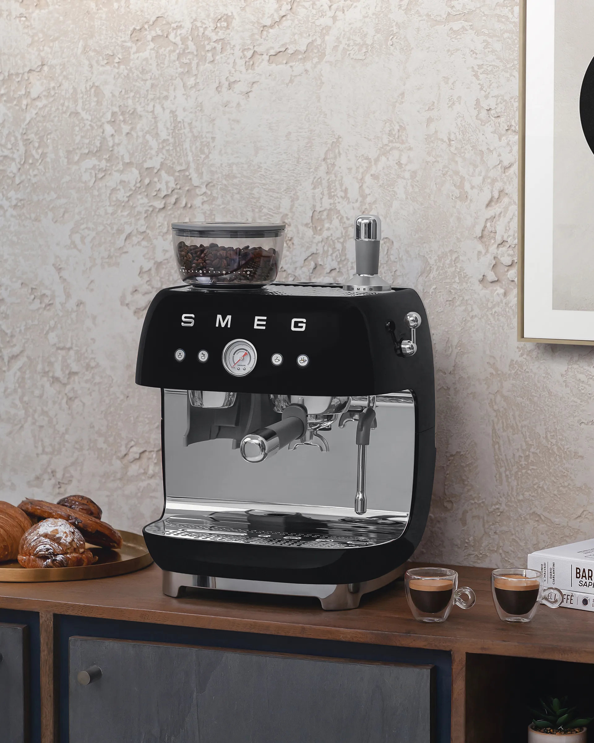 Smeg 50's Style espressomaskin med kaffekvarn, Svart Smeg