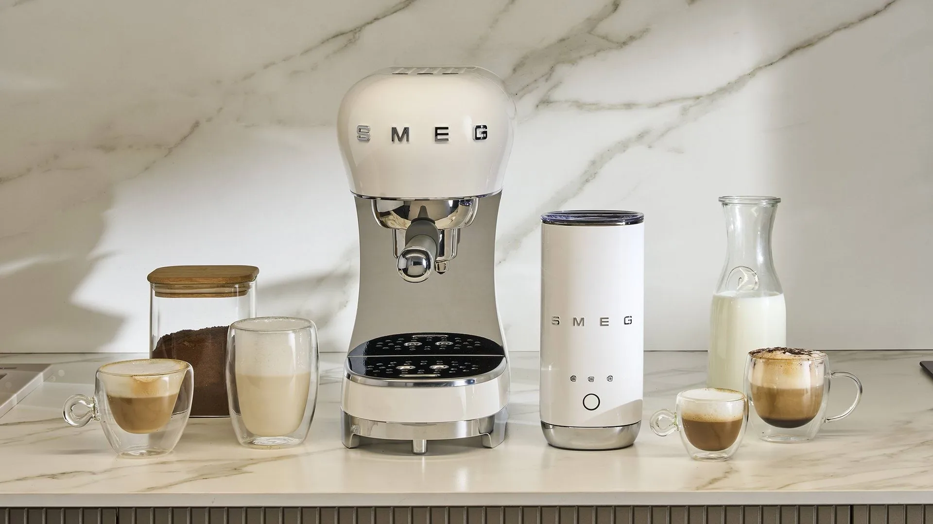 Smeg 50's Style espressomaskin med mjölkskummare, Vit Smeg