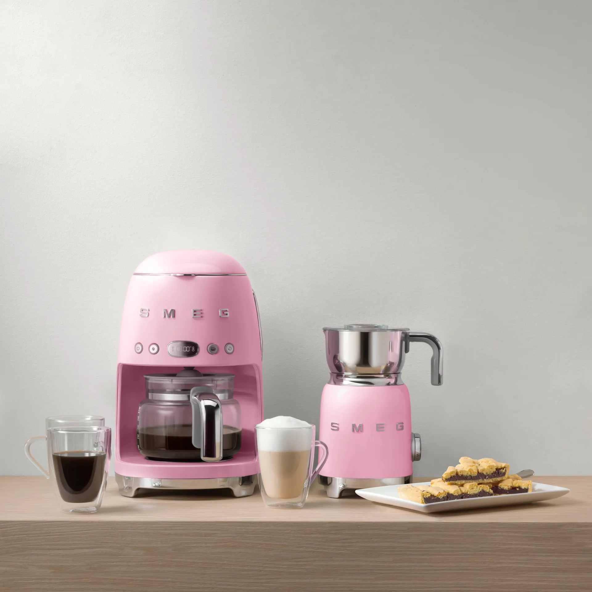 Smeg 50's Style kaffebryggare 10 koppar, Rosa Smeg