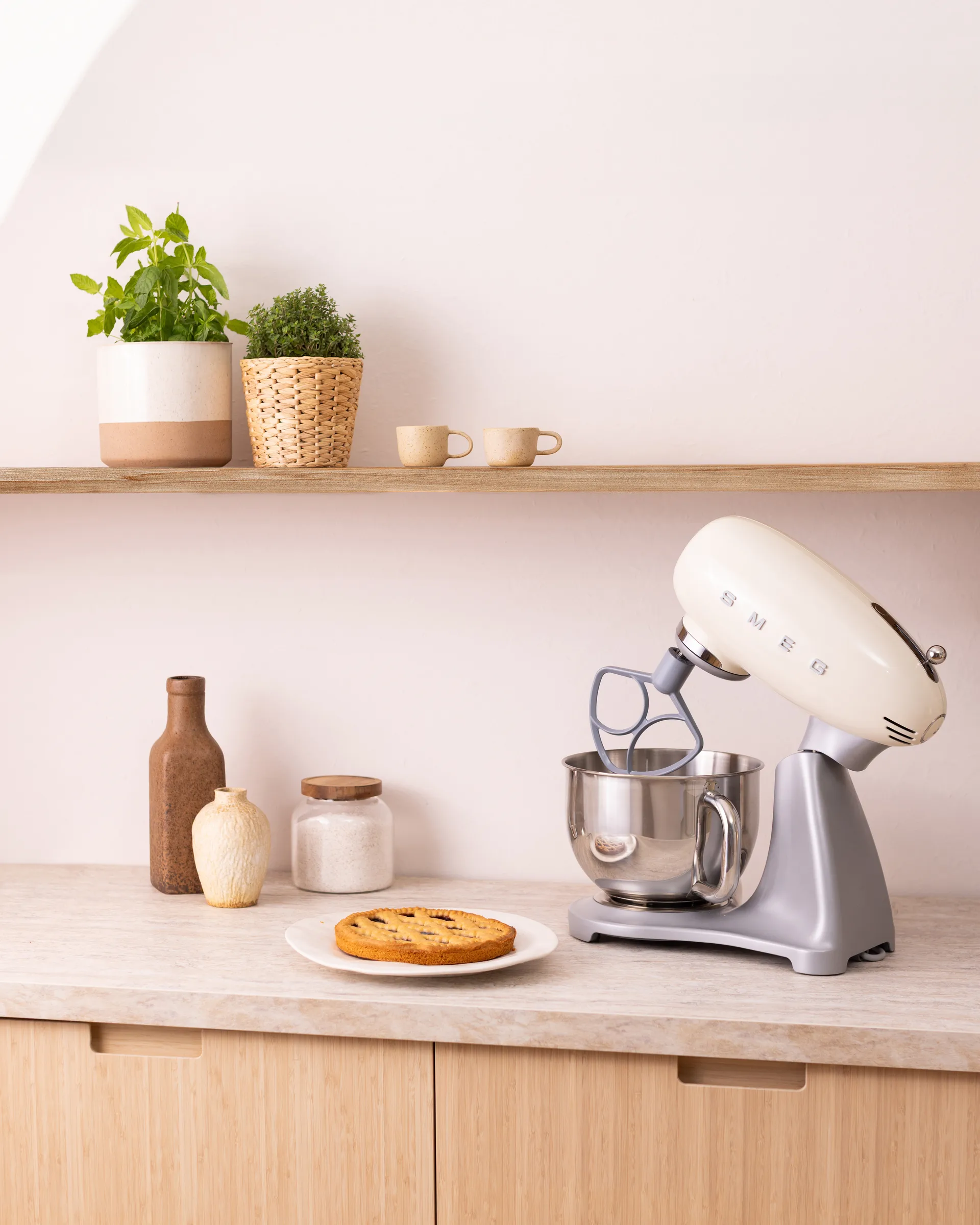 Smeg 50's Style köksmaskin 4,8 L, Creme-silver 800 w Smeg