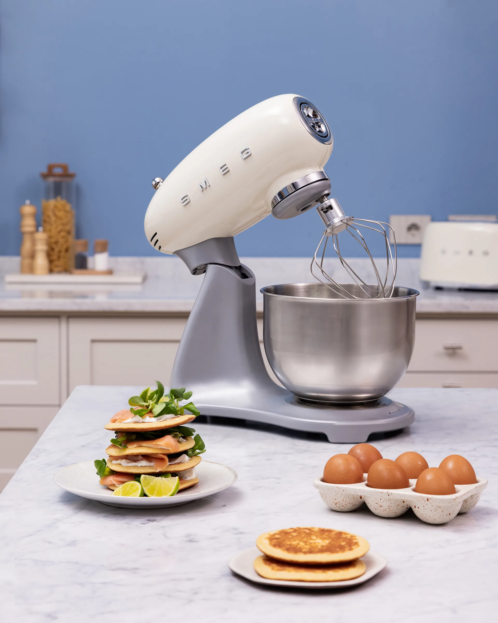 Smeg 50's Style köksmaskin 4,8 L, Creme-silver 800 w Smeg