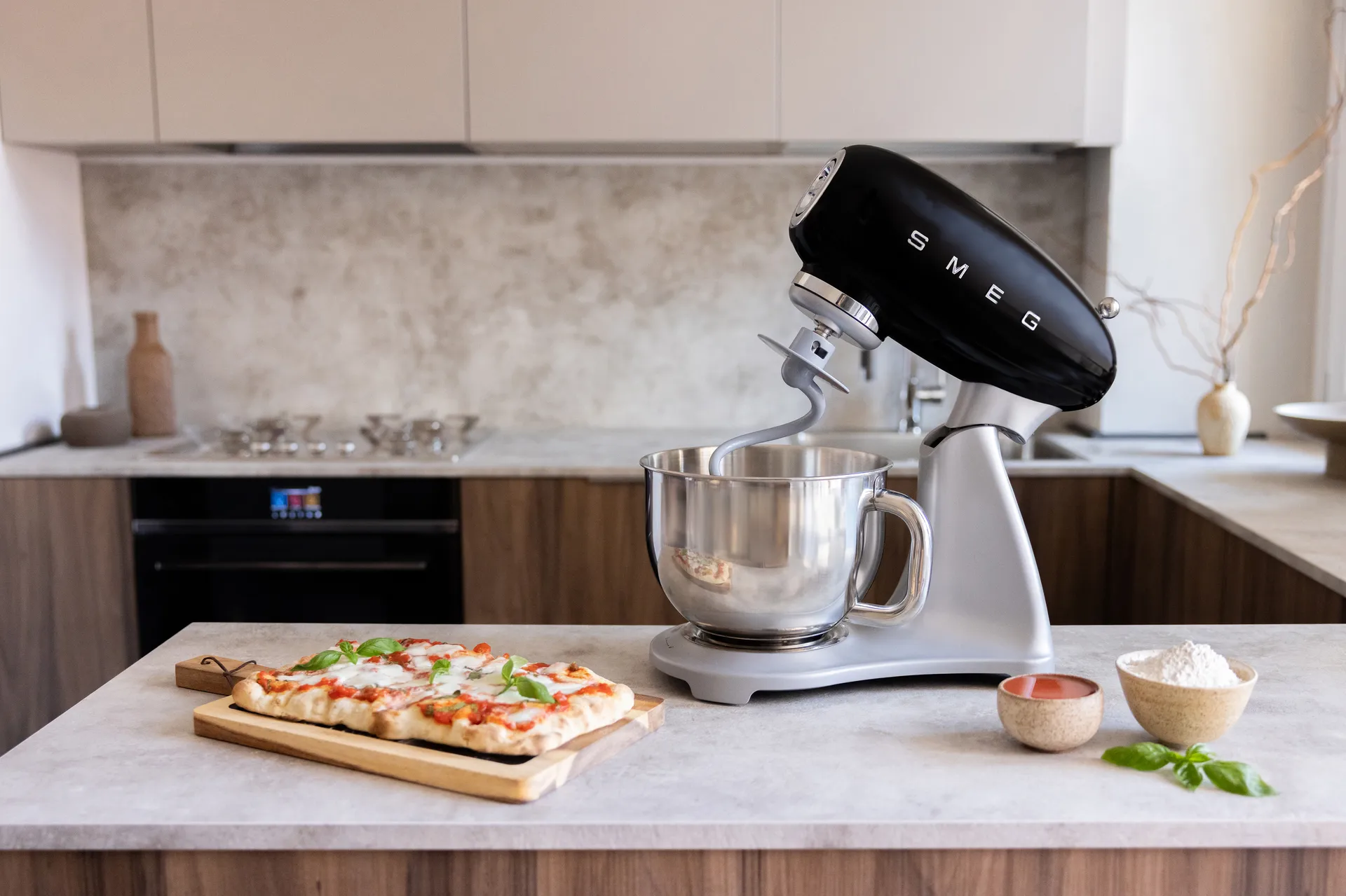 Smeg 50's Style köksmaskin 4,8 L, Svart-silver 800 w Smeg