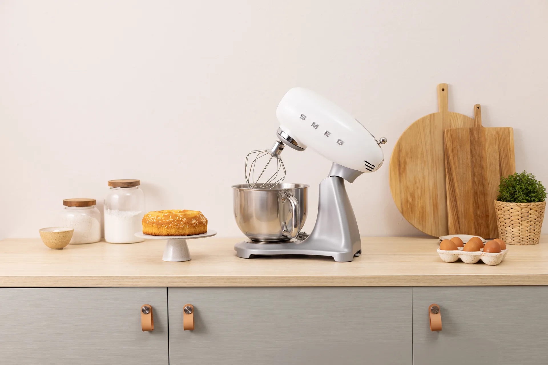 Smeg 50's Style köksmaskin 4,8 L, Vit-silver 800 w Smeg