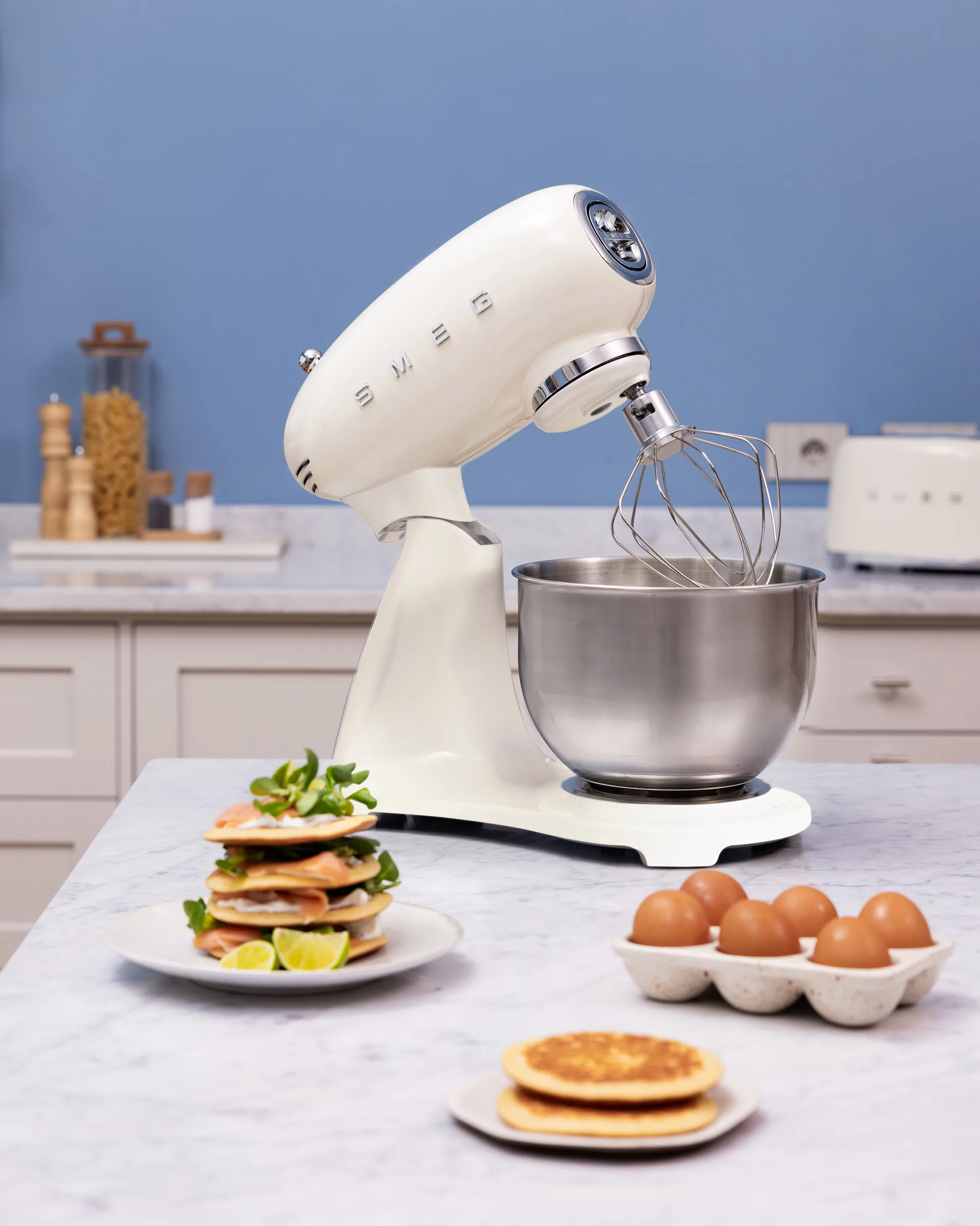 Smeg 50's style köksmaskin, Creme, 1000 w, 4,8 L Smeg