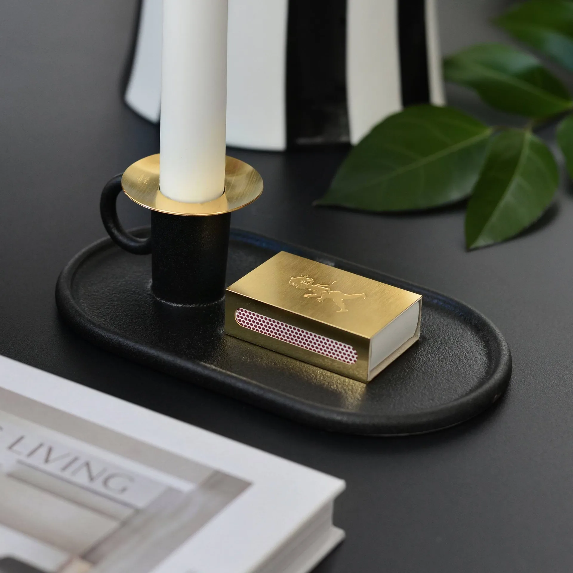 Kammarljusstake med tändsticksetui, Svart Solstickan Design