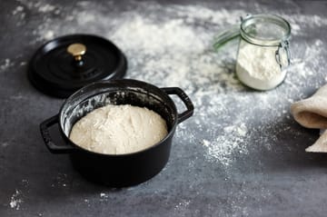 Staub La Cocotte rund gryta gjutjärn 1,7 L - Svart - STAUB