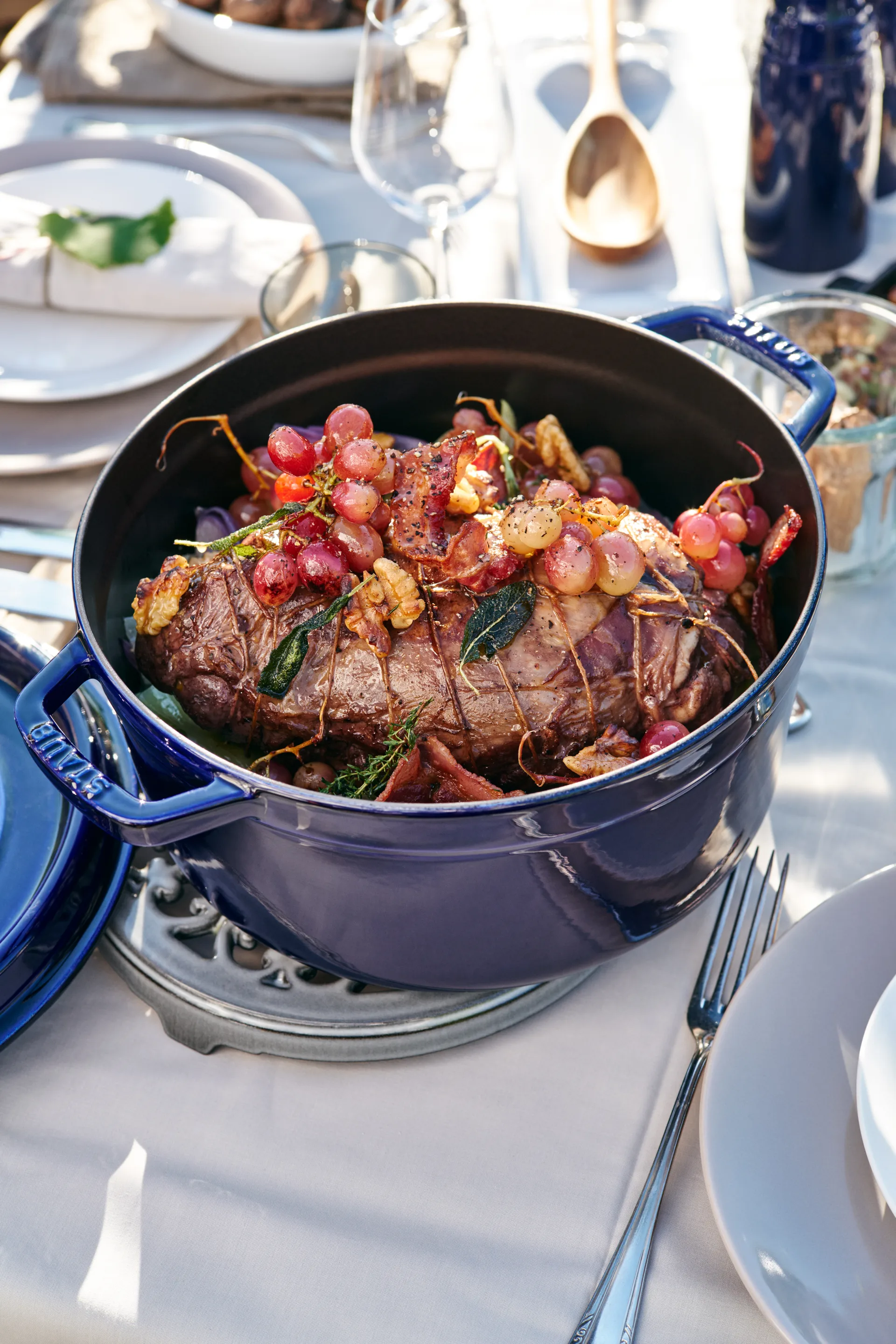 Staub rund gryta i gjutjärn, tre lager emalj 5,2 l, mörkblå STAUB