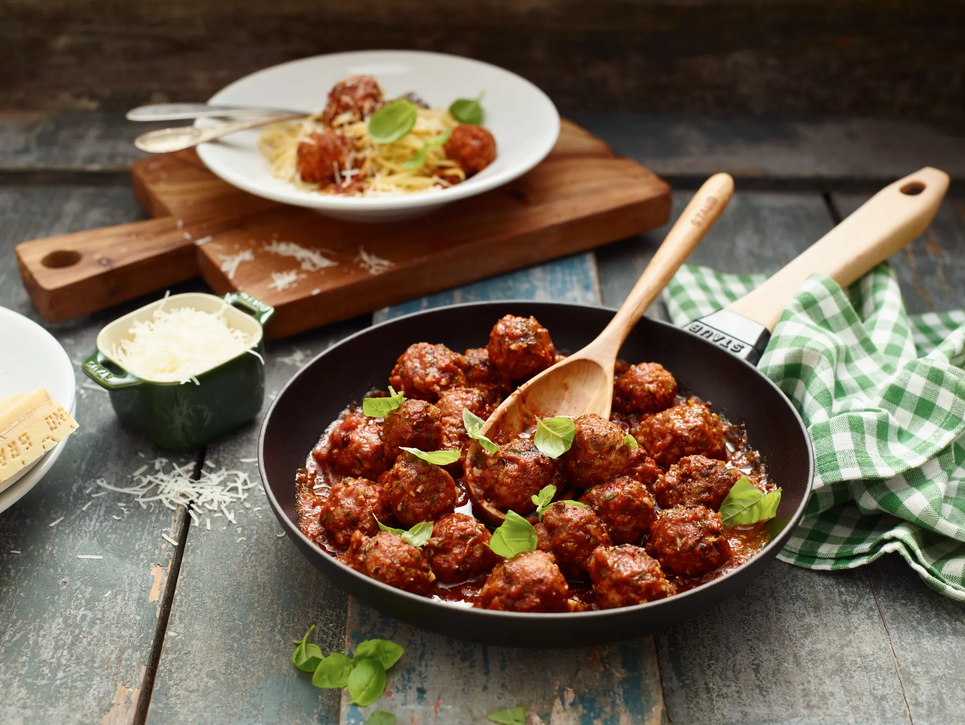 Staub stekpanna gjutjärn svart ljust trähandtag, Ø26 cm STAUB