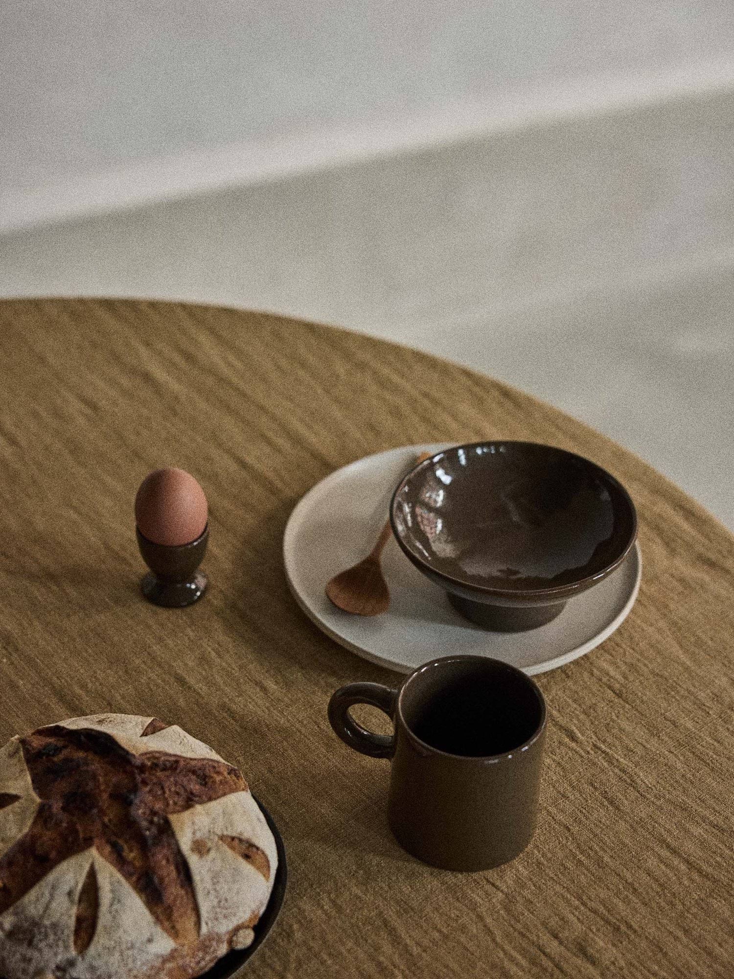 Elio skål på fot, Dark brown, Ø14,5x6 cm Tell Me More