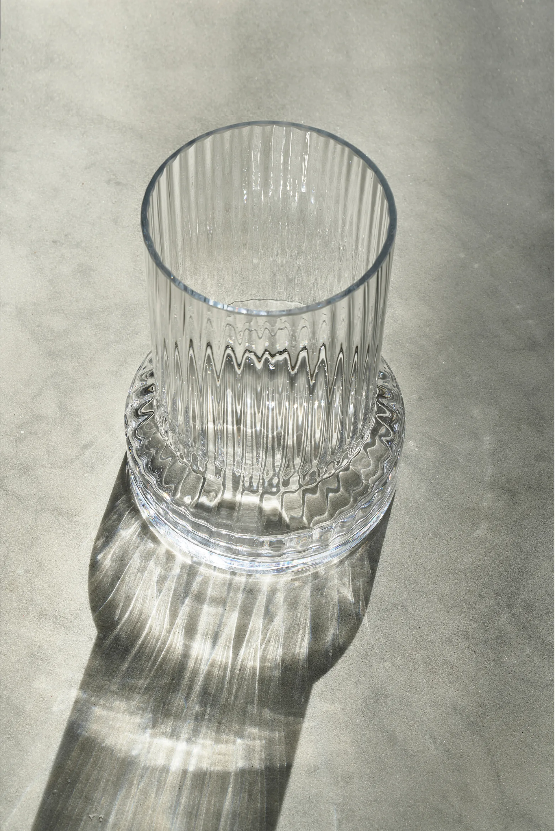 Hvils glasvas räfflad Ø21 cm, Clear Villa Collection