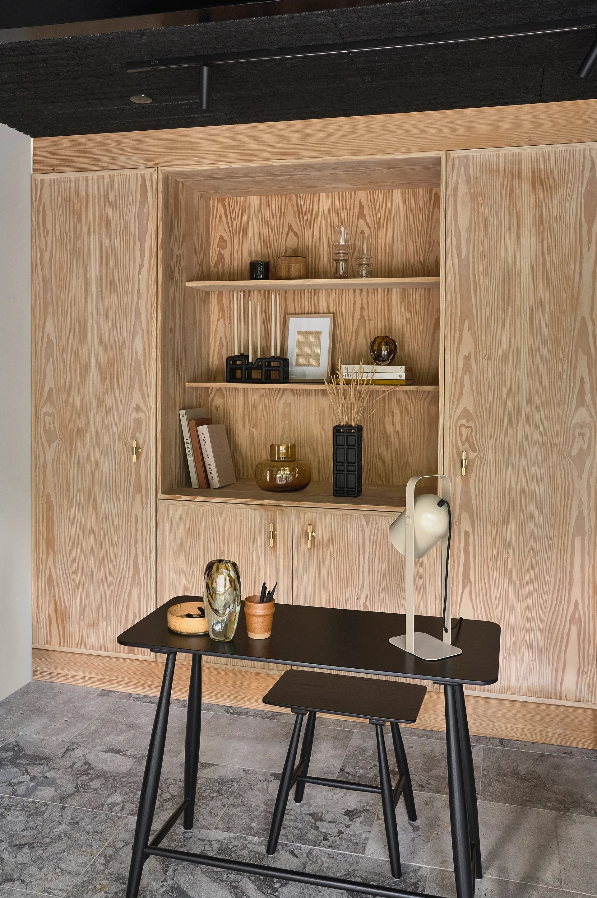 Lyst ljusstake 6 ljus, Svart Villa Collection