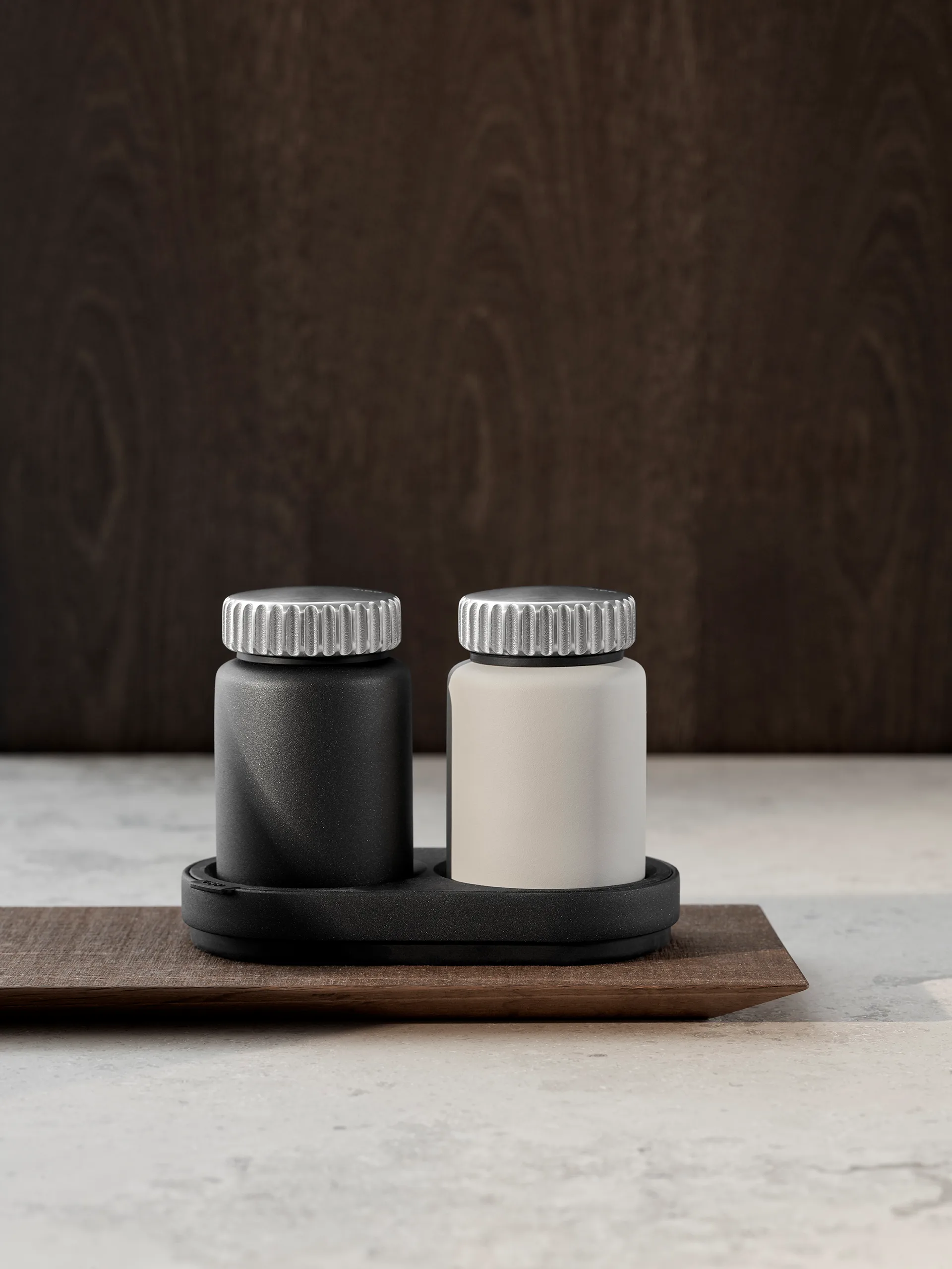 Vipp623 salt- & pepparkvarn set med ställ, Grey-black Vipp