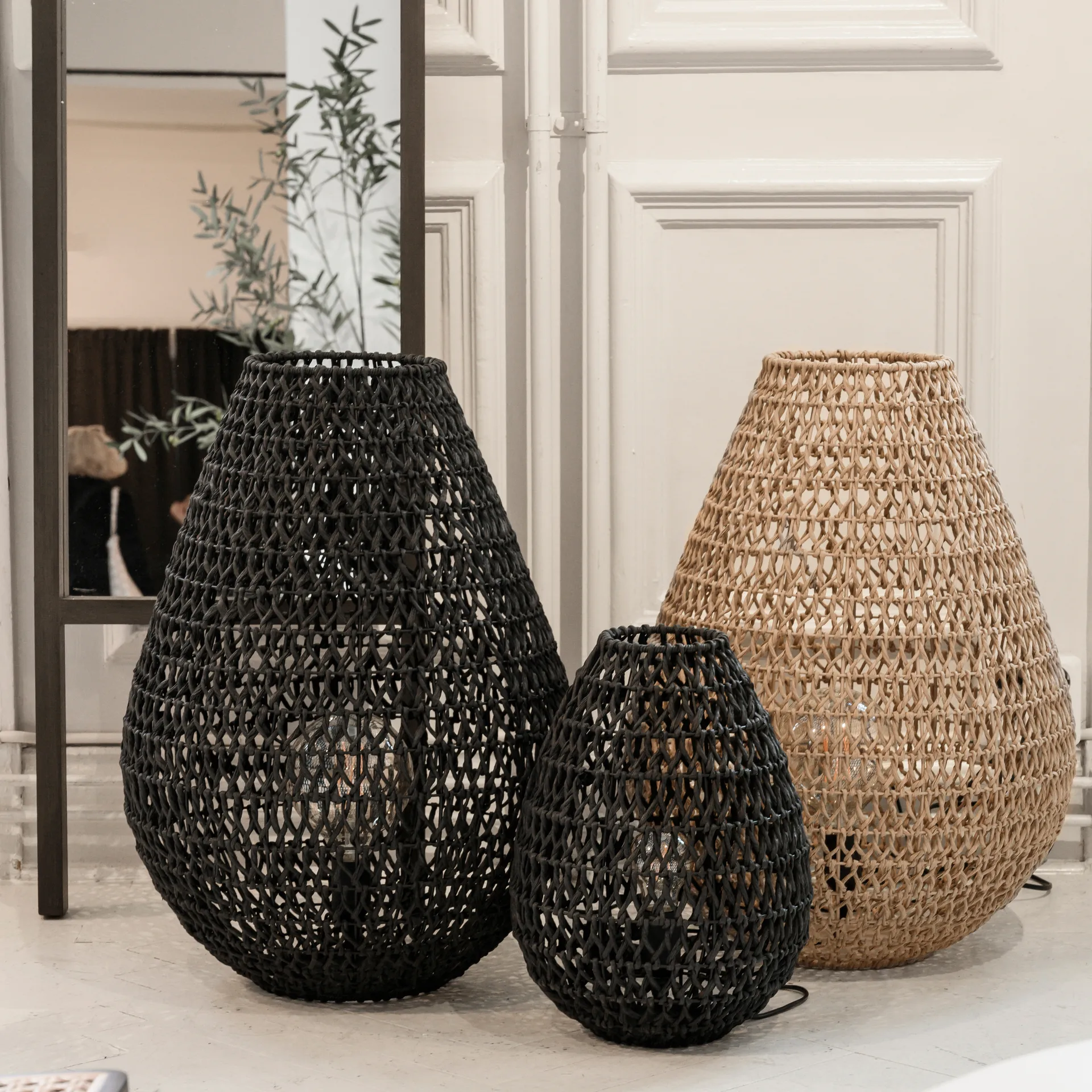 Buster bordslampa Ø27 cm, Svart Watt & Veke