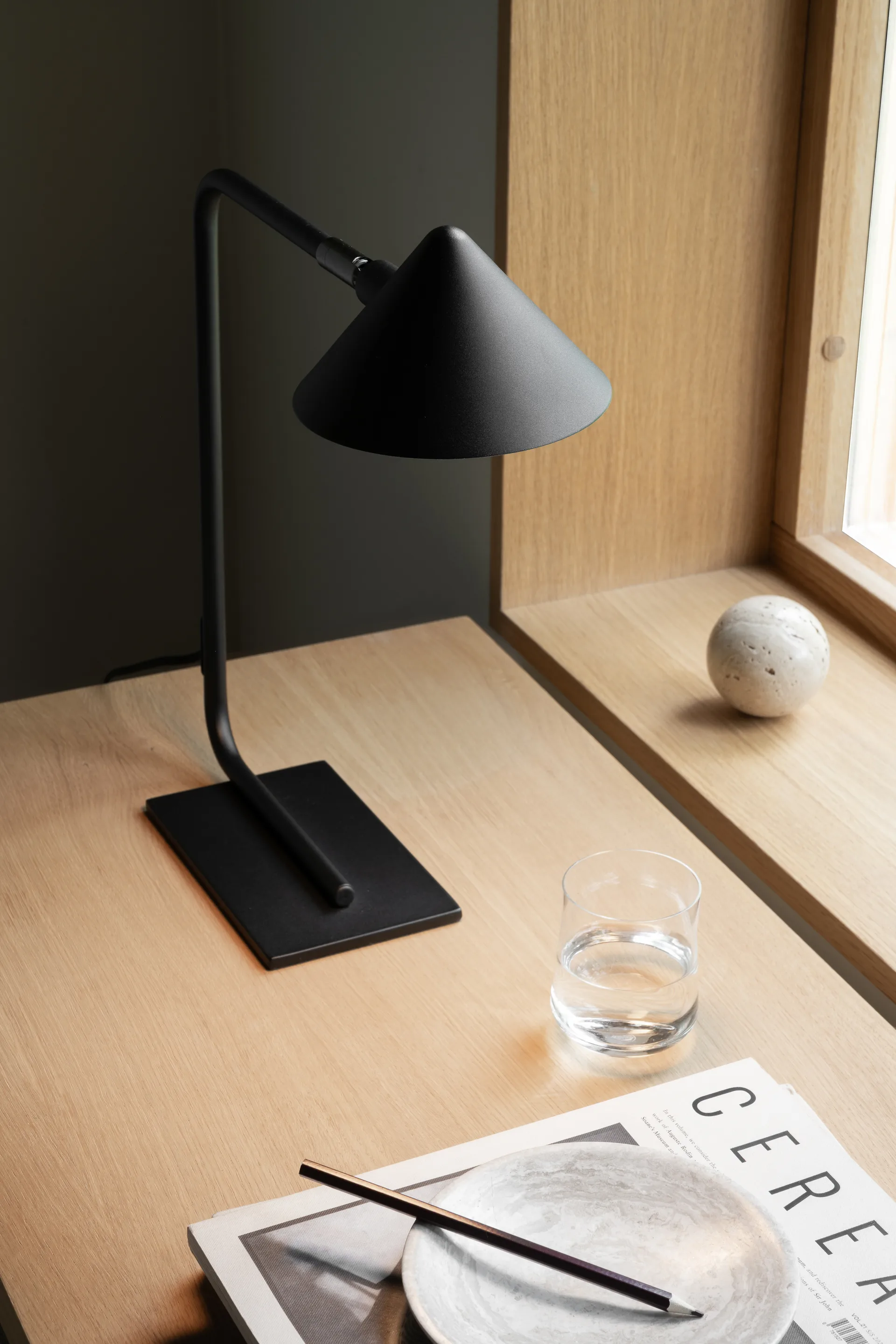 Kuro bordslampa, Black, Ø14x40 cm Watt & Veke