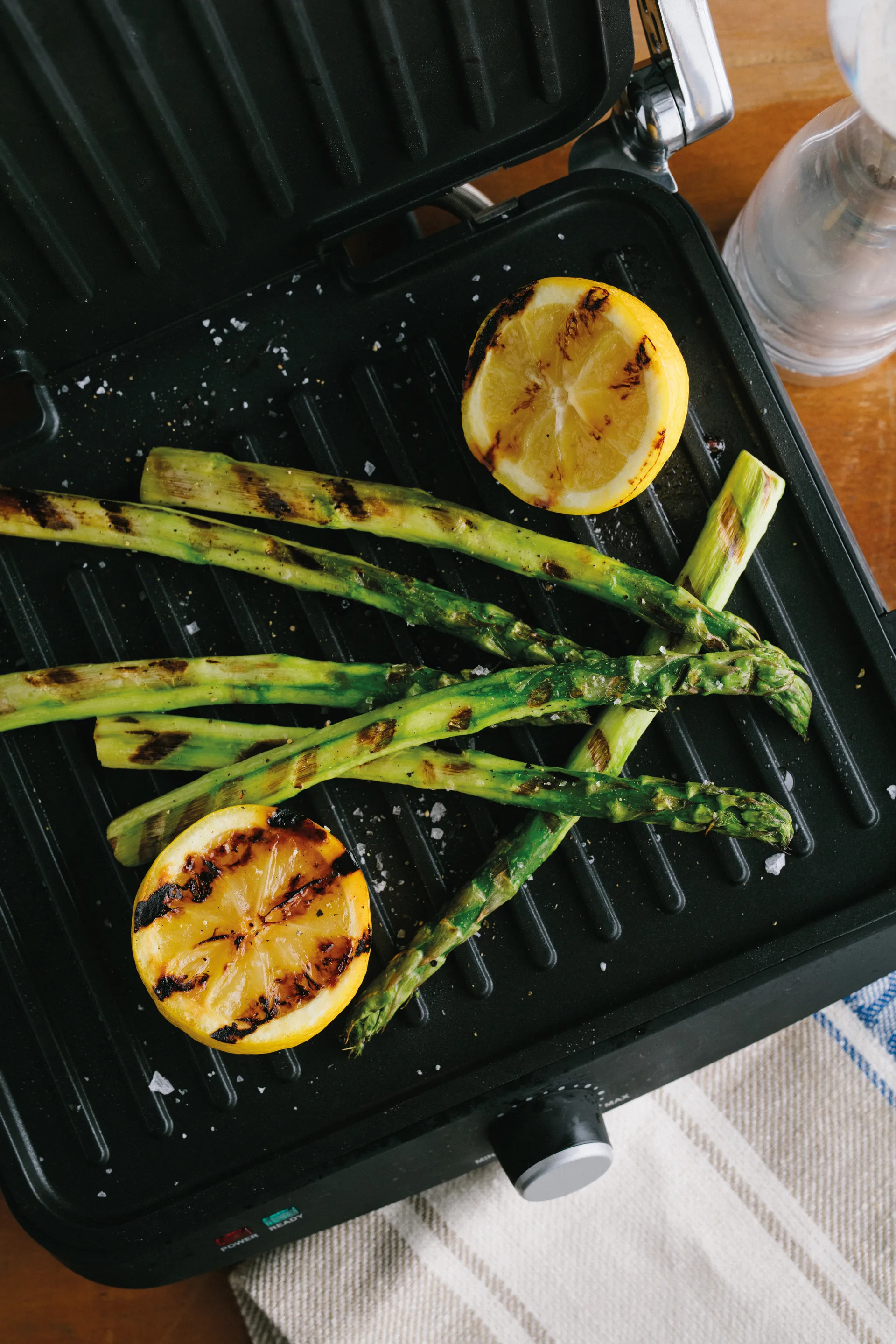 CG-2000B minigrill med justerbar termostat, Silver Wilfa