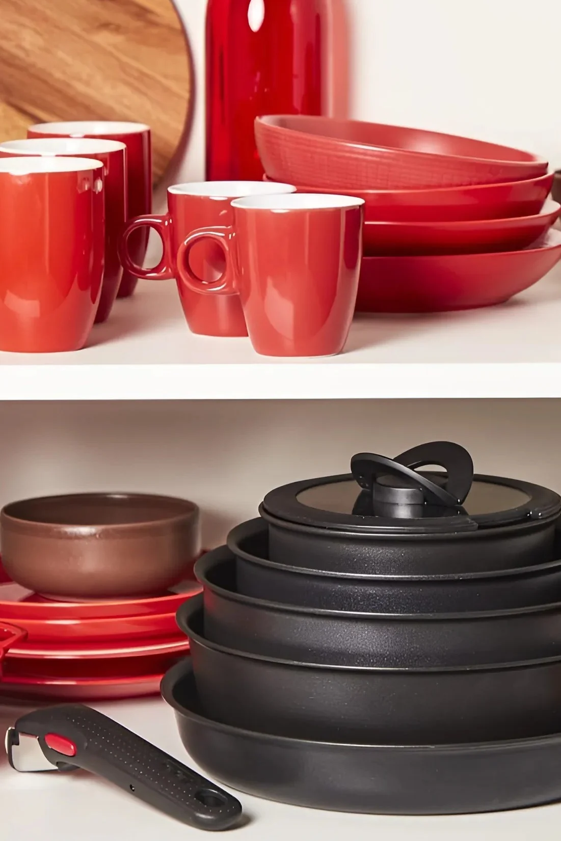 Tefals Ingenio-steakset kännetecknas av att handtaget passar till varje panna och kastrull i serien, och att du dessutom kan använda dem som ugnsform eller liknande – den perfekta presenten för hobbykockar.