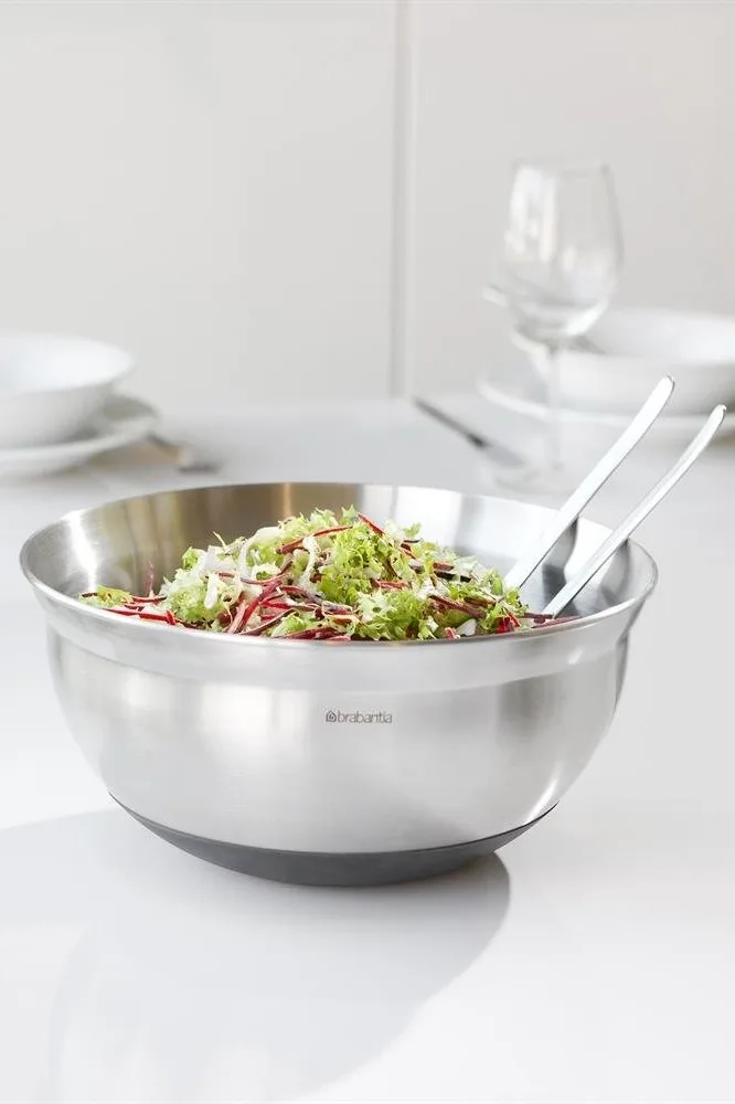Rör ihop smeten i Brabantia-skålarna eller servera en sallad i dem.