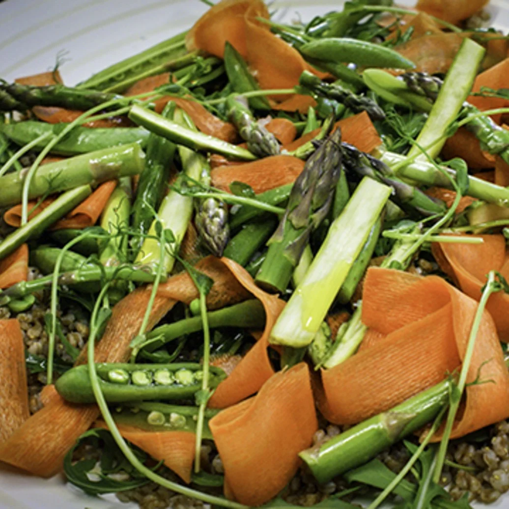 Matvetesallad med picklade primörer